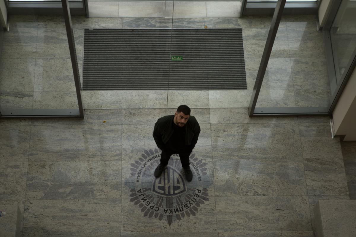 SERIJA “DRŽAVNI SLUŽBENIK” OD 6. JUNA NA KURIR TELEVIZIJI