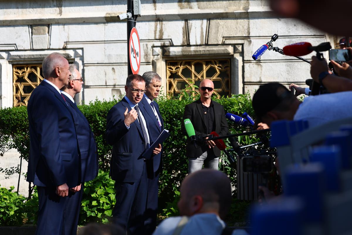 xxx02 EPA Tolga Bozoglu.jpg