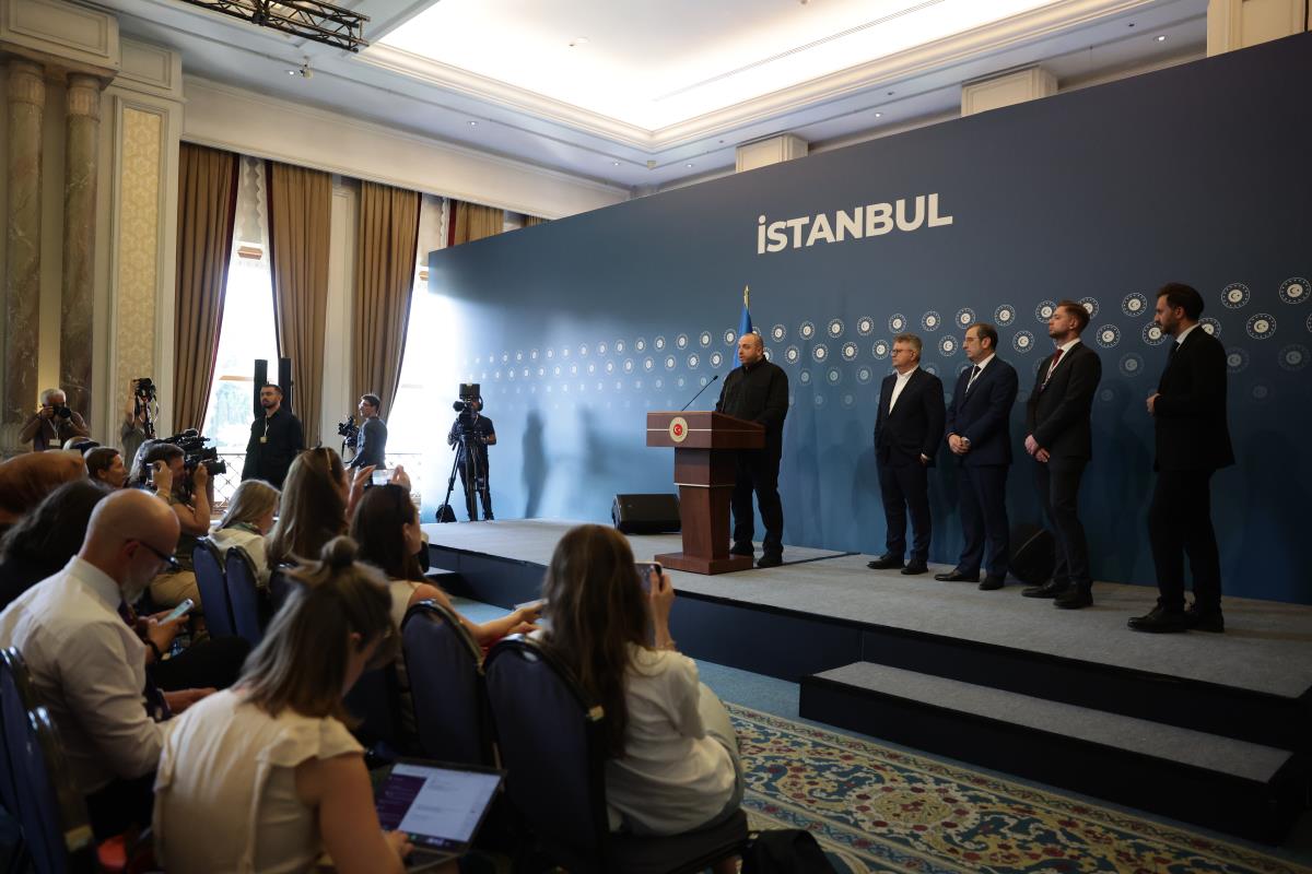 xxx01 EPA Erdem Sahin.jpg