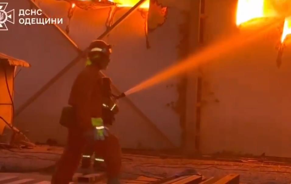 2025-06-03 11_33_46-Denys from Kharkiv on X_ _⚡️ Russia massively attacked Chernihiv and Odesa with .png