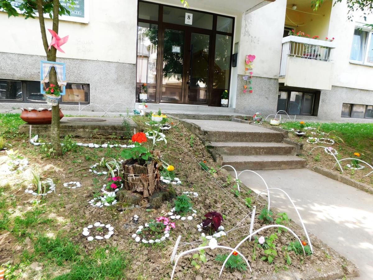 LOZNICA - Ulaz broj 8.jpg