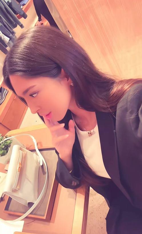 2025-06-04 09_31_32-Djina (@djinadzinovic) _ TikTok.jpg