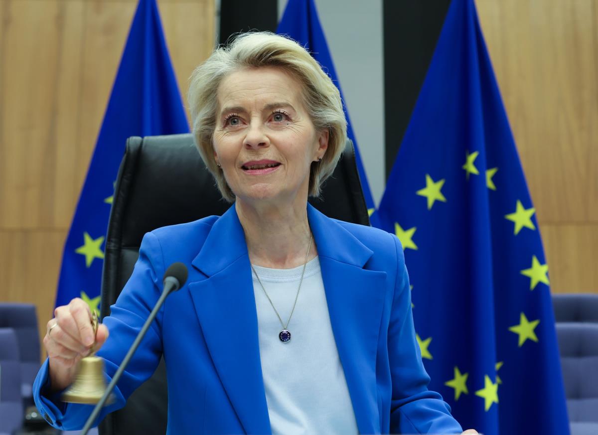 ursula02 EPA Olivier Hoslet.jpg