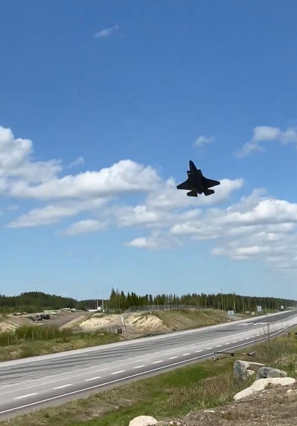 2025-06-05 08_48_17-Ilmavoimat on X_ _The Royal Netherlands Air Force F-35A fighter jets are partici.png