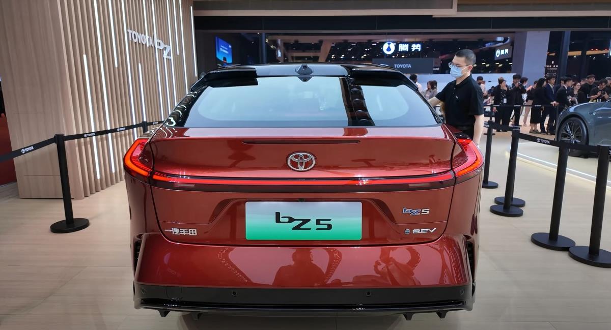 Toyota bZ5 (2).jpg