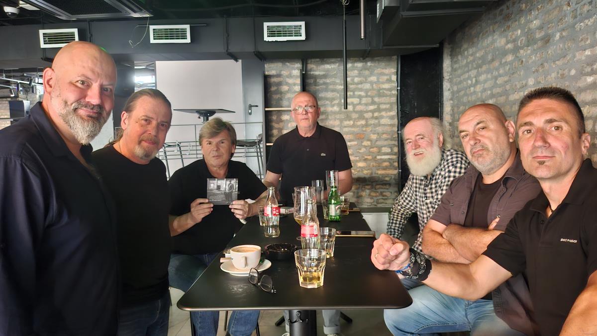 Promocija albuma benda Agata (Goran Jović, Dejan Grujić, Duda Bezuha, Mihailo Ignjatović, Jugoslav Vlahović, Bojan Simović, Darko Obradović) - foto Fidbox promo.jpg