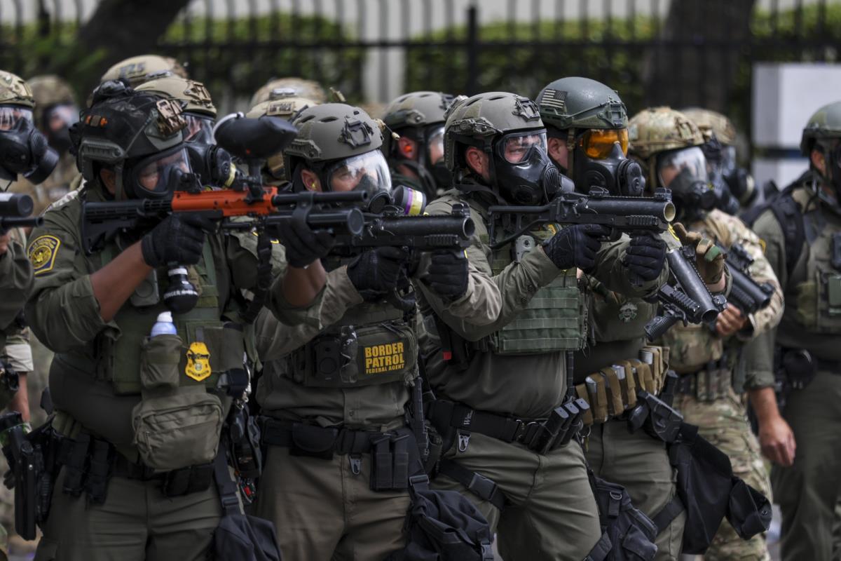 x06 EPA Allison Dinner.jpg