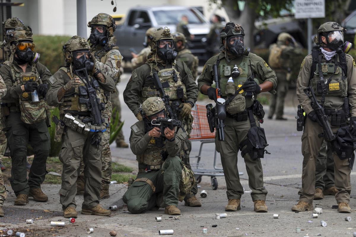 x04 EPA Allison Dinner.jpg