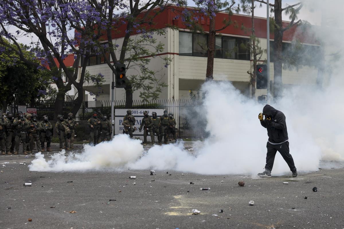 x02 EPA Allison Dinner.jpg