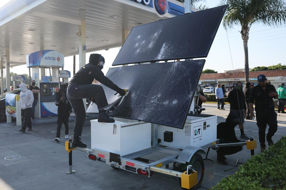 104 EPA Allison Dinner.jpg