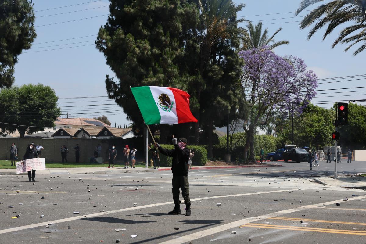 112 EPA Allison Dinner.jpg