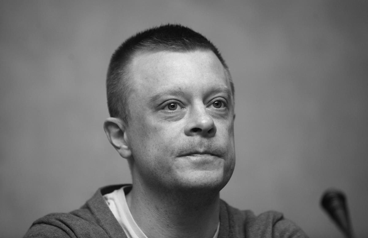 Crno bela fotografija profila Matije Dedića