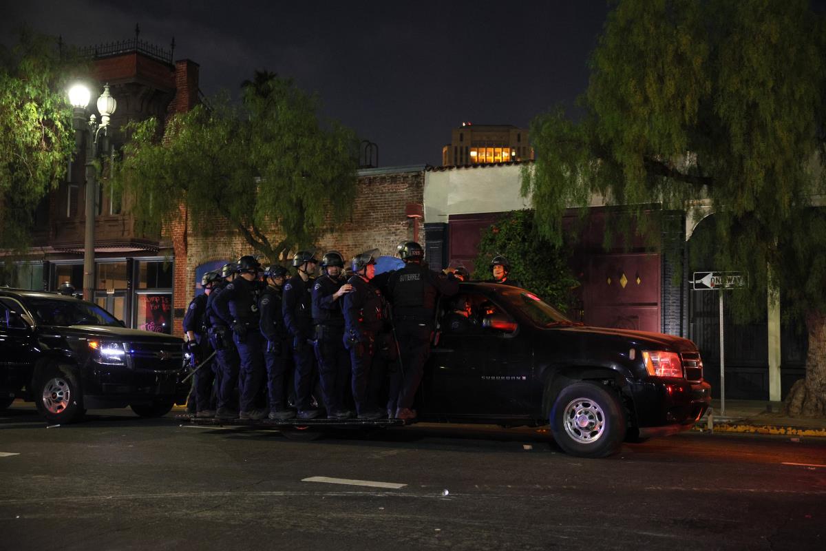 x04 EPA Allison Dinner.jpg