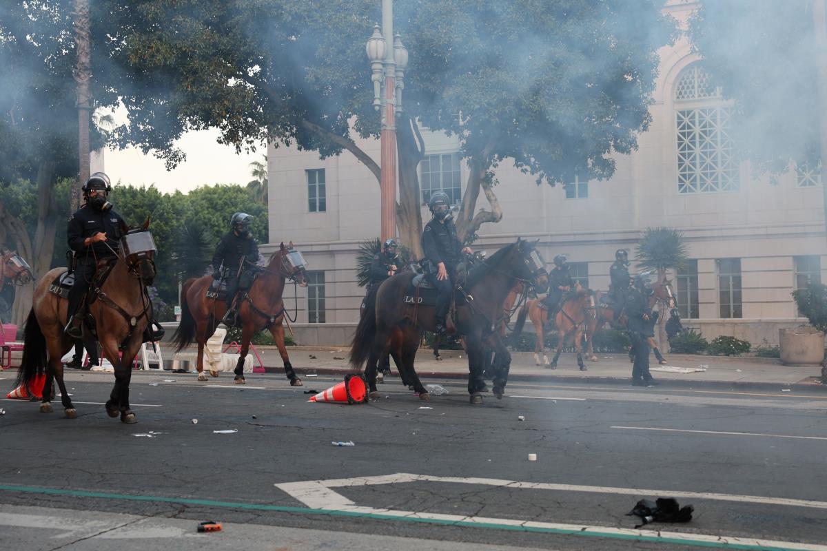 x03 EPA Allison Dinner.jpg