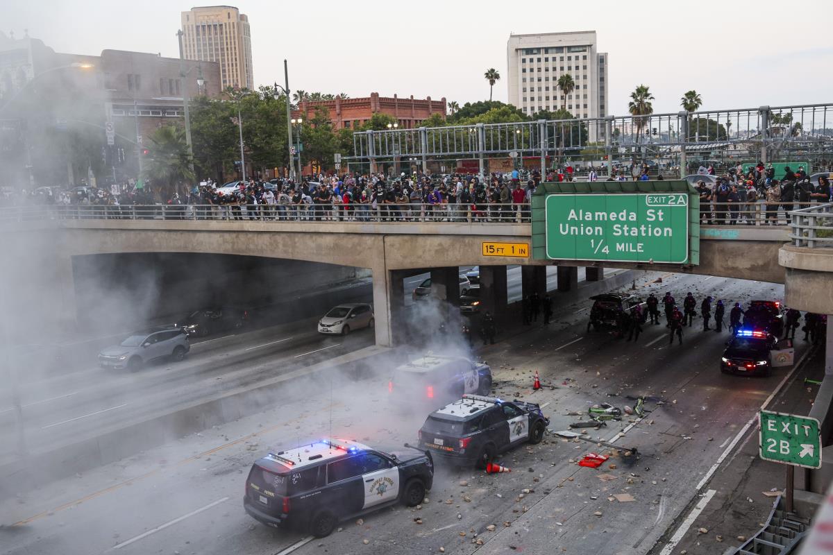 x07 EPA Allison Dinner.jpg