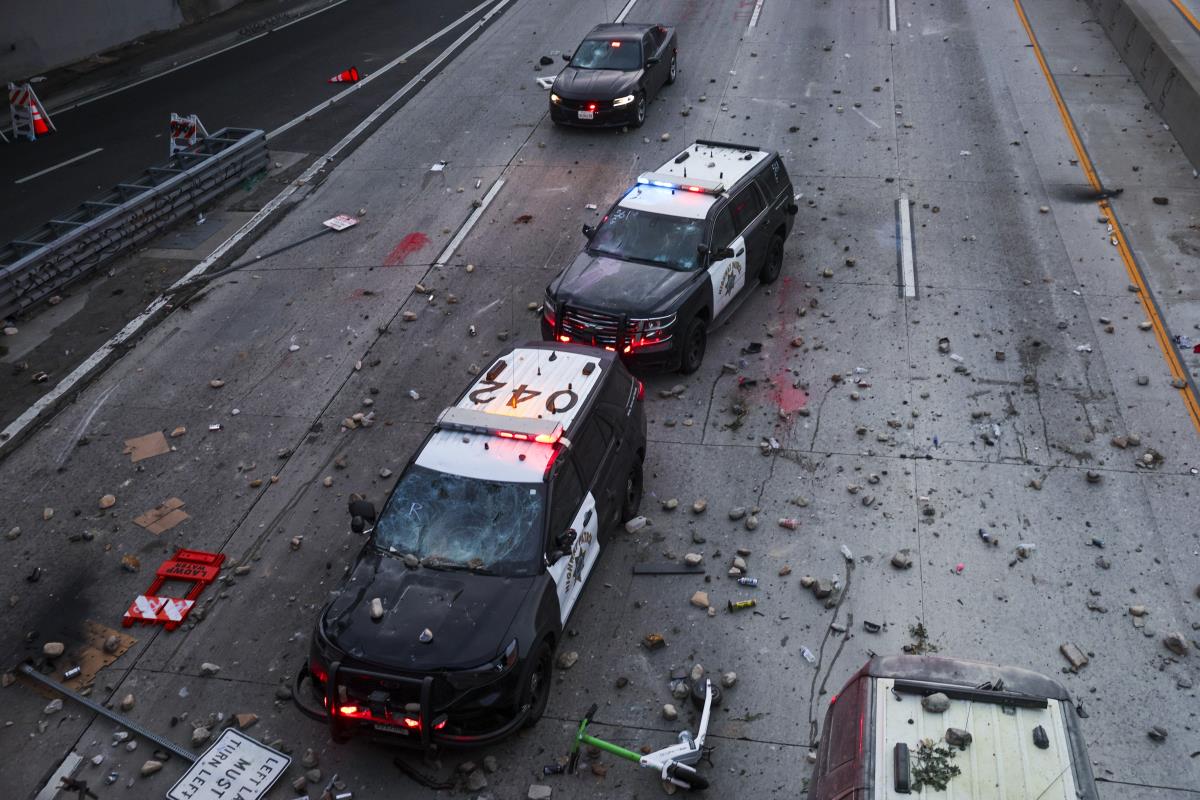 x06 EPA Allison Dinner.jpg