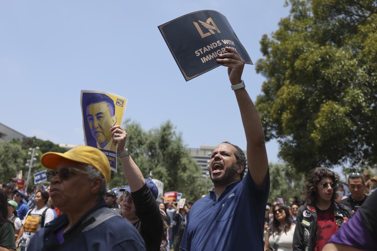 x02 EPA Allison Dinner.jpg