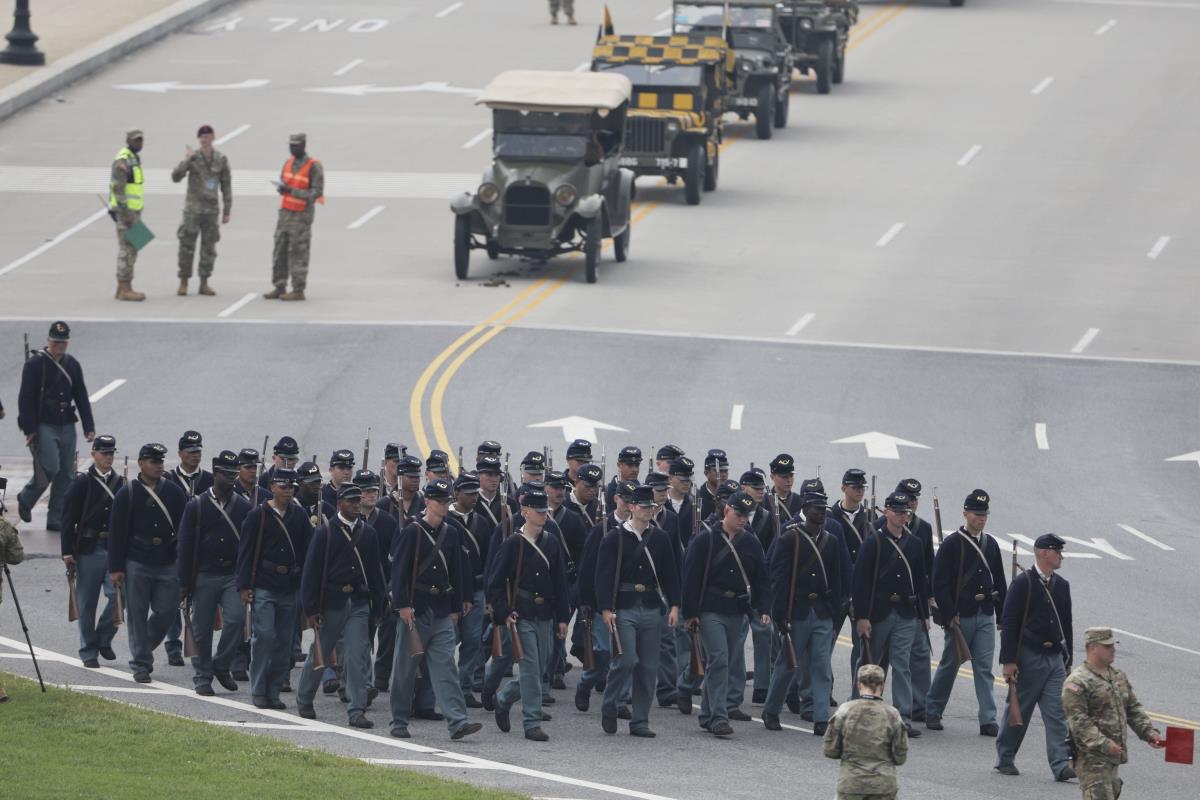 x04 EPA Allison Dinner  Pool.jpg