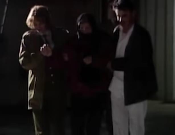 Nada Šakić posle oslobođenja napušta zagrebački zatvor 1. februara 1999. godine.