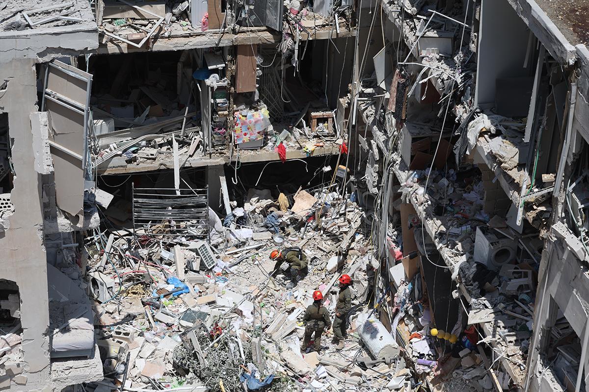 zgrada10 EPA Abir Sultan.jpg