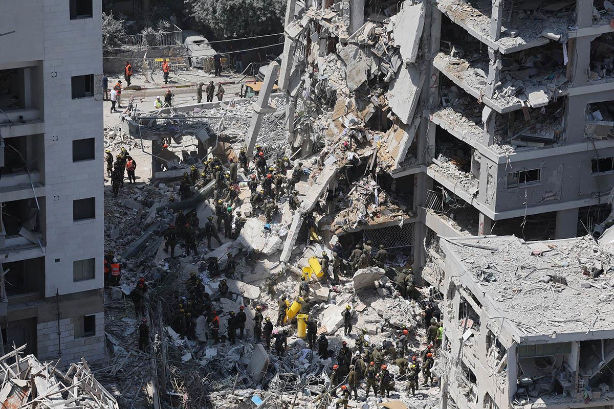 zgrada13 EPA Abir Sultan.jpg