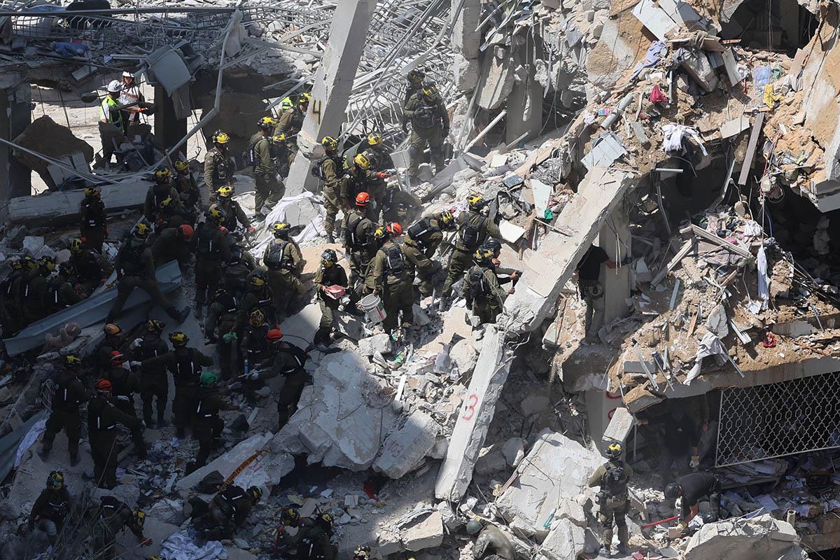 zgrada16 EPA Abir Sultan.jpg