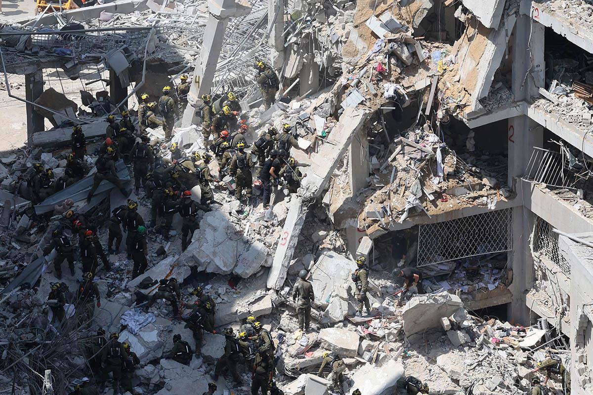 zgrada18 EPA Abir Sultan.jpg