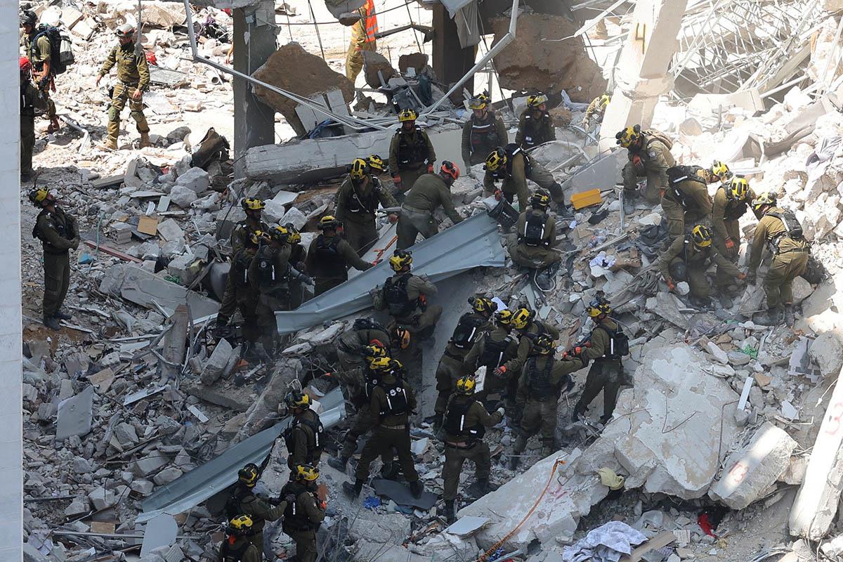 zgrada19 EPA Abir Sultan.jpg