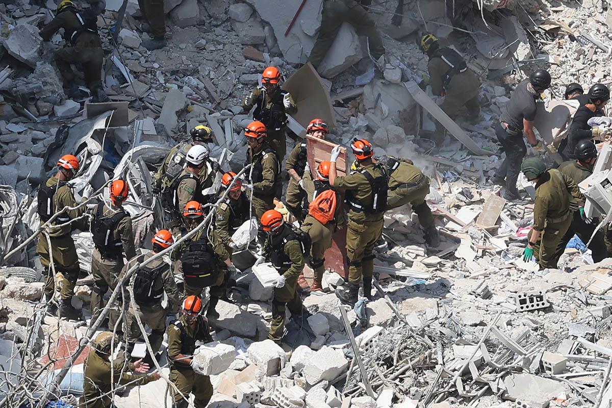 zgrada21 EPA Abir Sultan.jpg