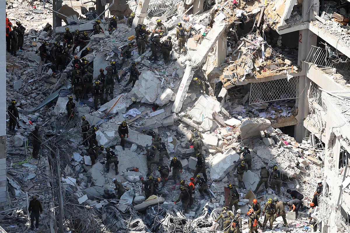 zgrada24 EPA Abir Sultan.jpg