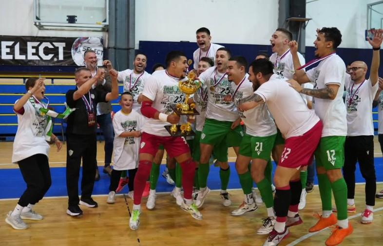 Šampionska ekipa Loznice FOTO KMF Loznica Grad Marko Anđelić 2.jpg