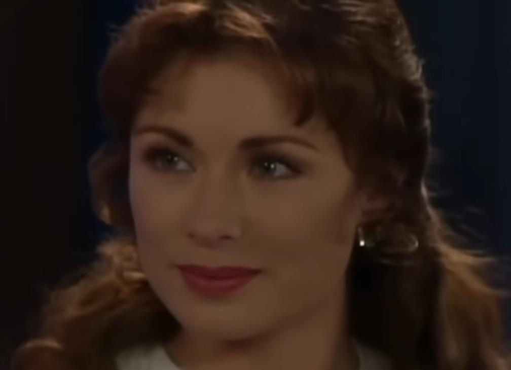 Letisija Kalderon kao Esmeralda