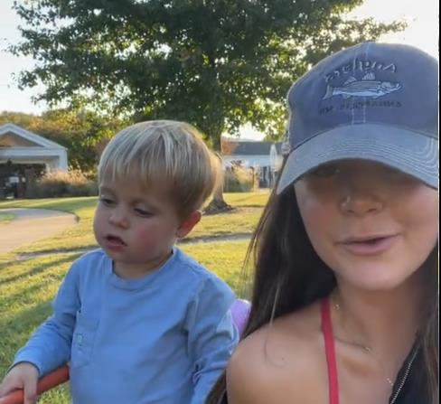 Evelin Singleton 3.jpg