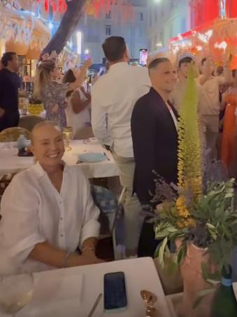 Lepa Brena uživa u Kanu