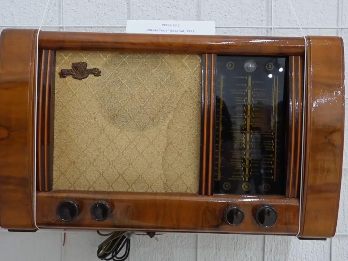 Radio - Izložba Kuća malih ljudi  (1).jpg