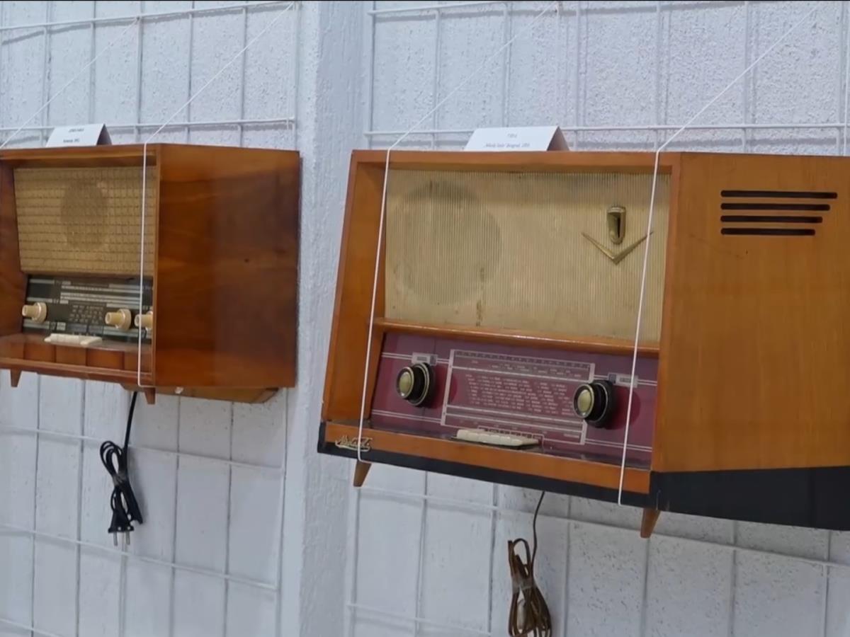 Radio - Izložba Kuća malih ljudi  (2).jpg