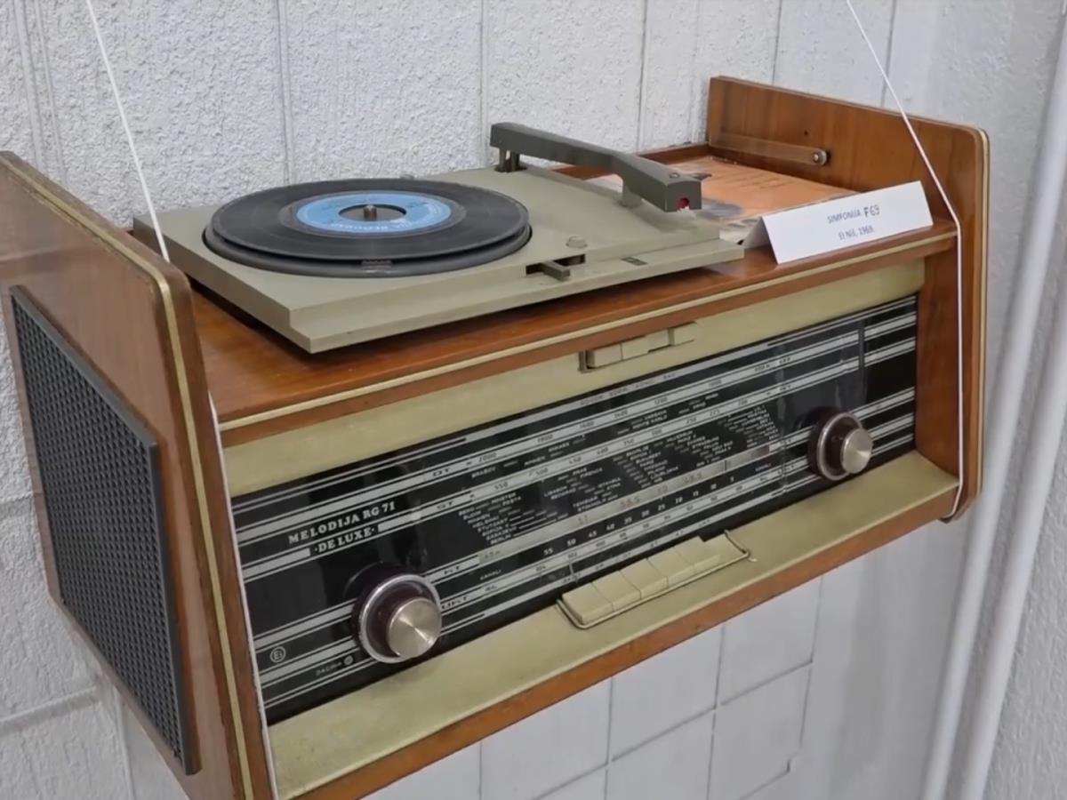 Radio - Izložba Kuća malih ljudi  (6).jpg