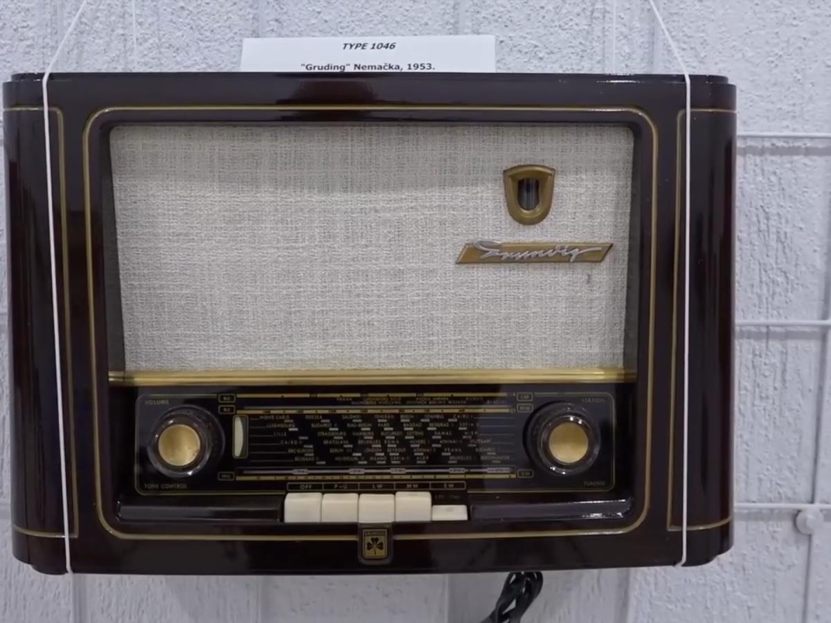 Radio - Izložba Kuća malih ljudi  (13).jpg