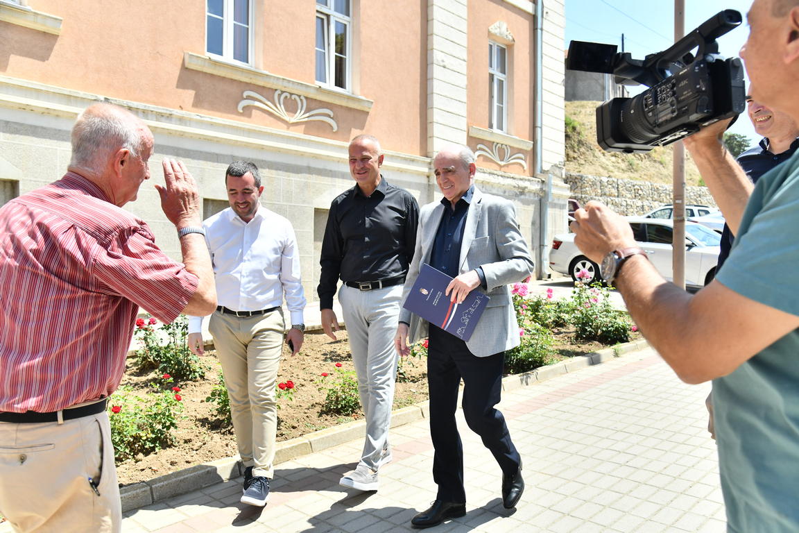 Ministar Krkobabić u radnoj poseti selima Opštine Knjaževac