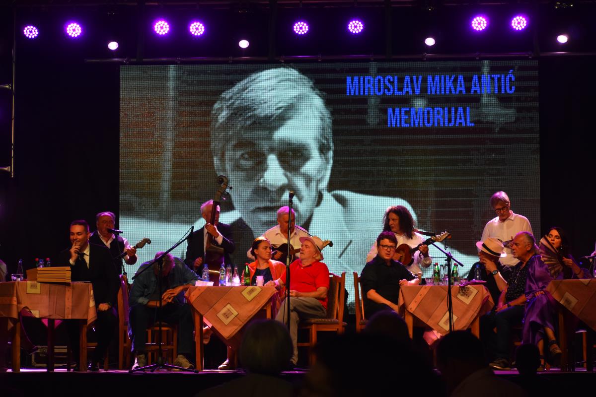 Memorijal Miroslav Antić foto s.u..JPG