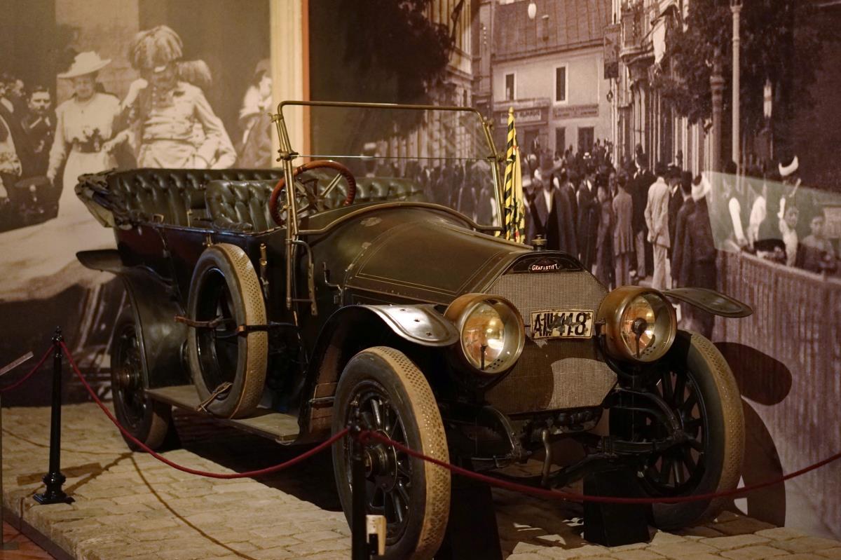 Automobil u kojem su se nalazili Franc Ferdinand i Sofija Duke prilikom atentata u Sarajevu