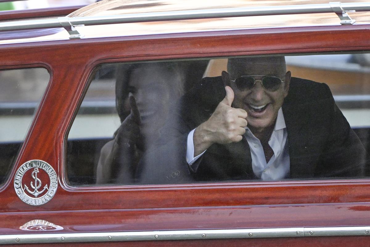 Džef Bezos i Loren Sančez