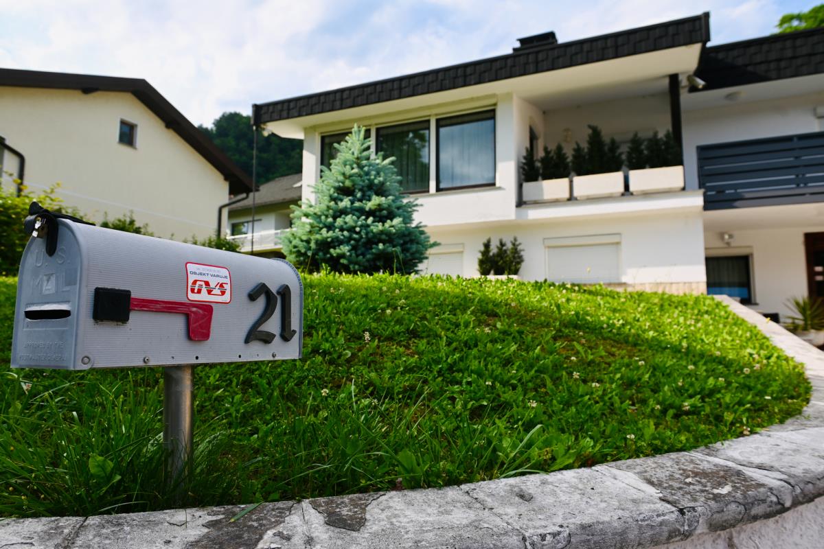 1605MELANIJA TRAMP  marko karovic (14).jpg