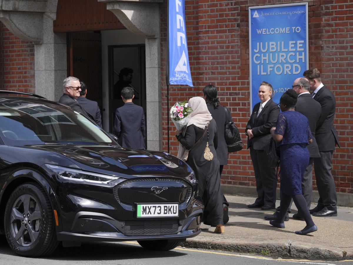 x01 AP Jonathan Brady.jpg