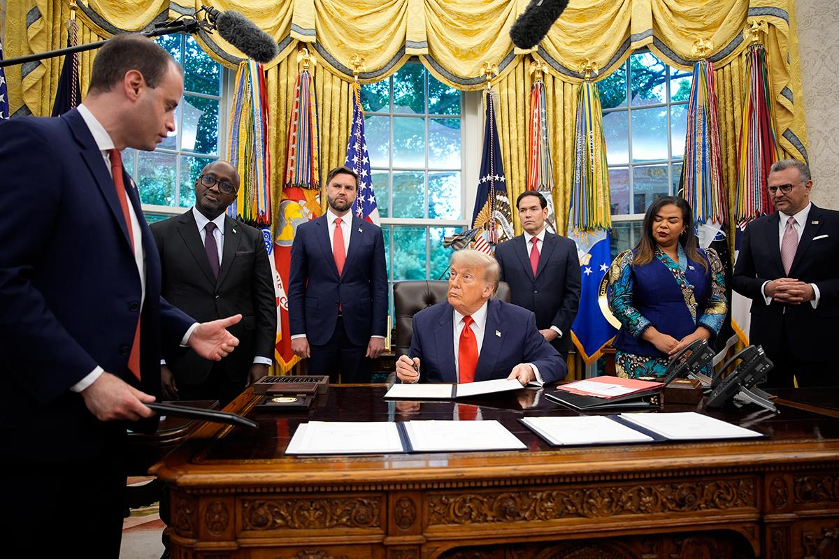 x05 EPA Yuri Gripas  Pool.jpg