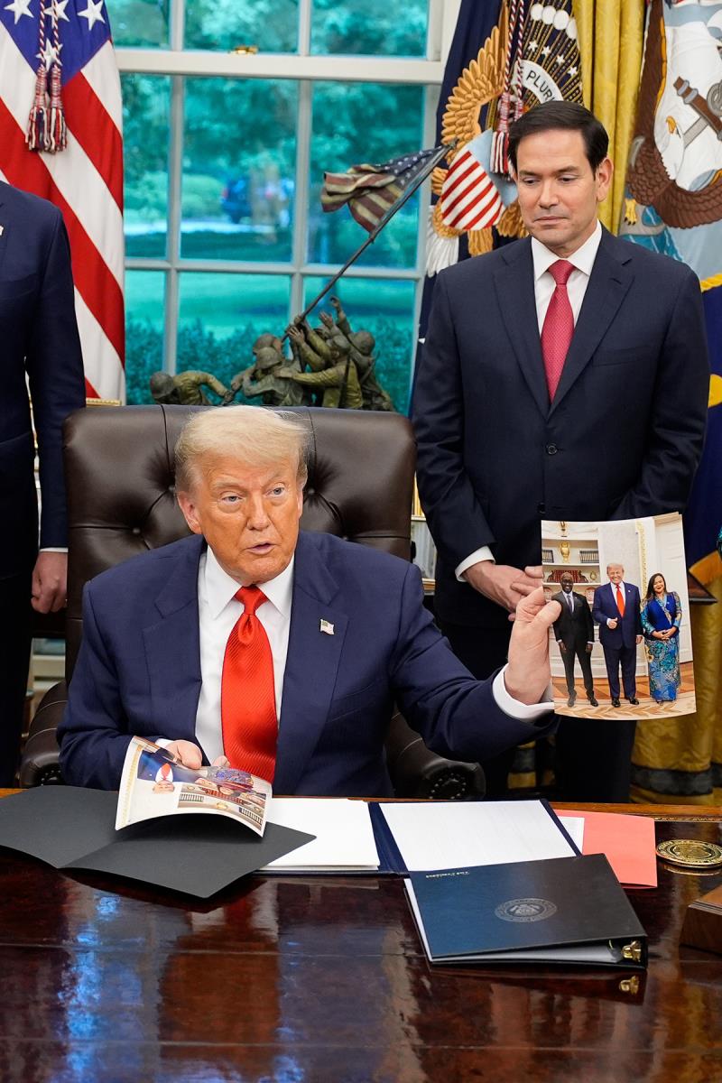 x07 EPA Yuri Gripas  Pool.jpg