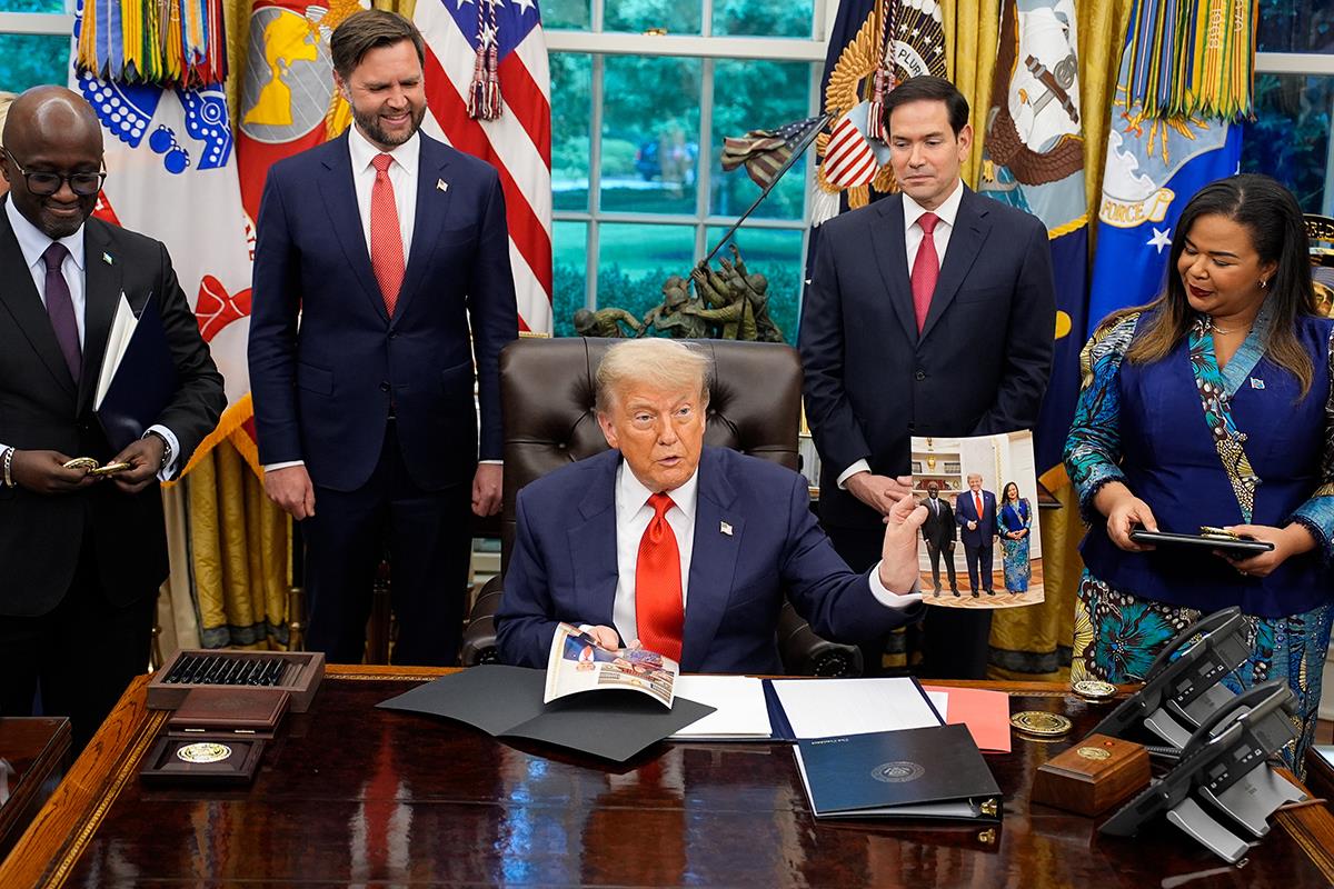 x08 EPA Yuri Gripas  Pool.jpg