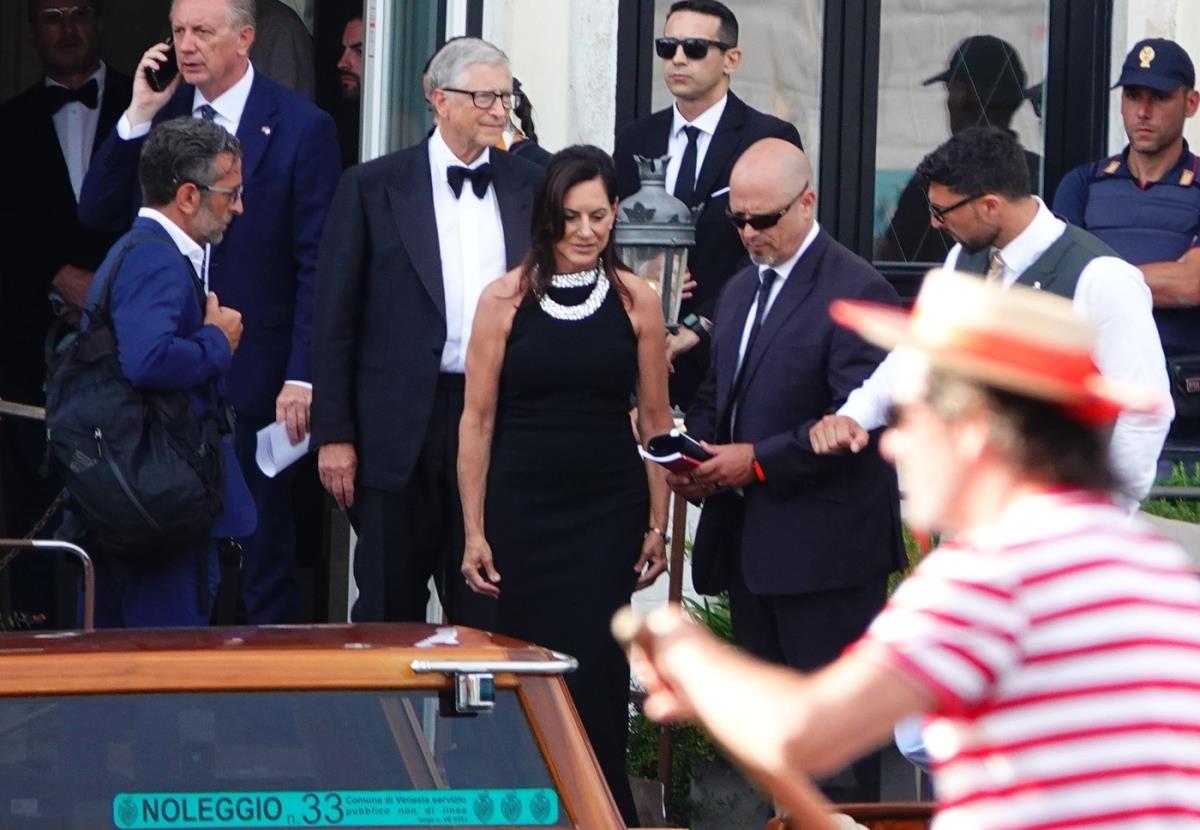 Bil Gejts na venčanju Džefa Bezosa