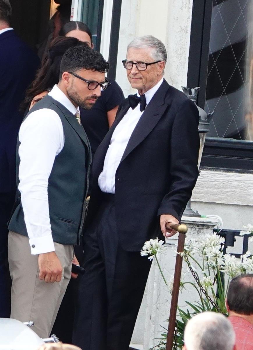 Bil Gejts na venčanju Džefa Bezosa