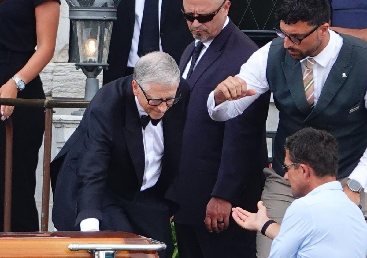 Bil Gejts na venčanju Džefa Bezosa